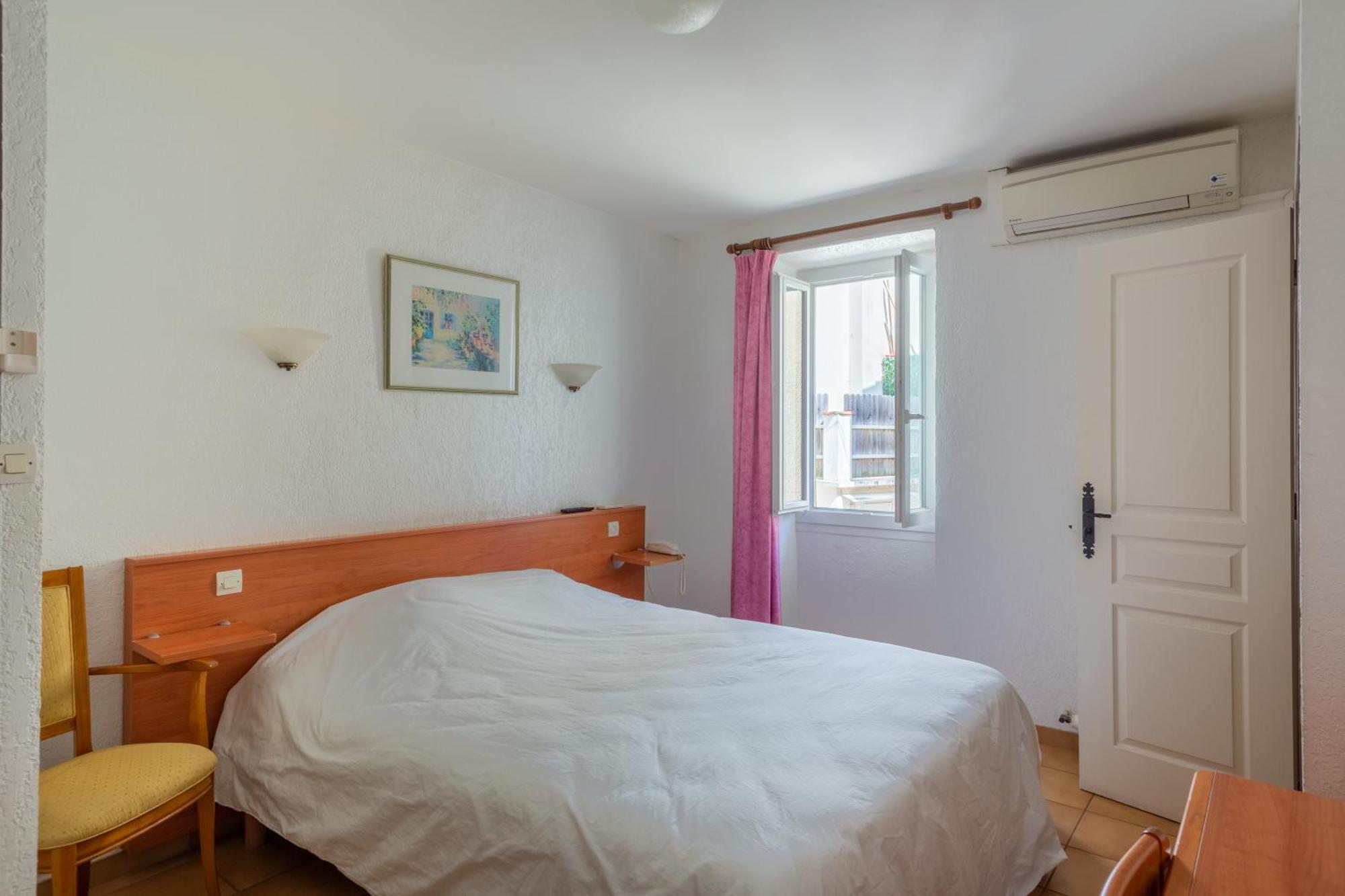 Logis Hotel Beausejour Berre-les-Alpes Экстерьер фото