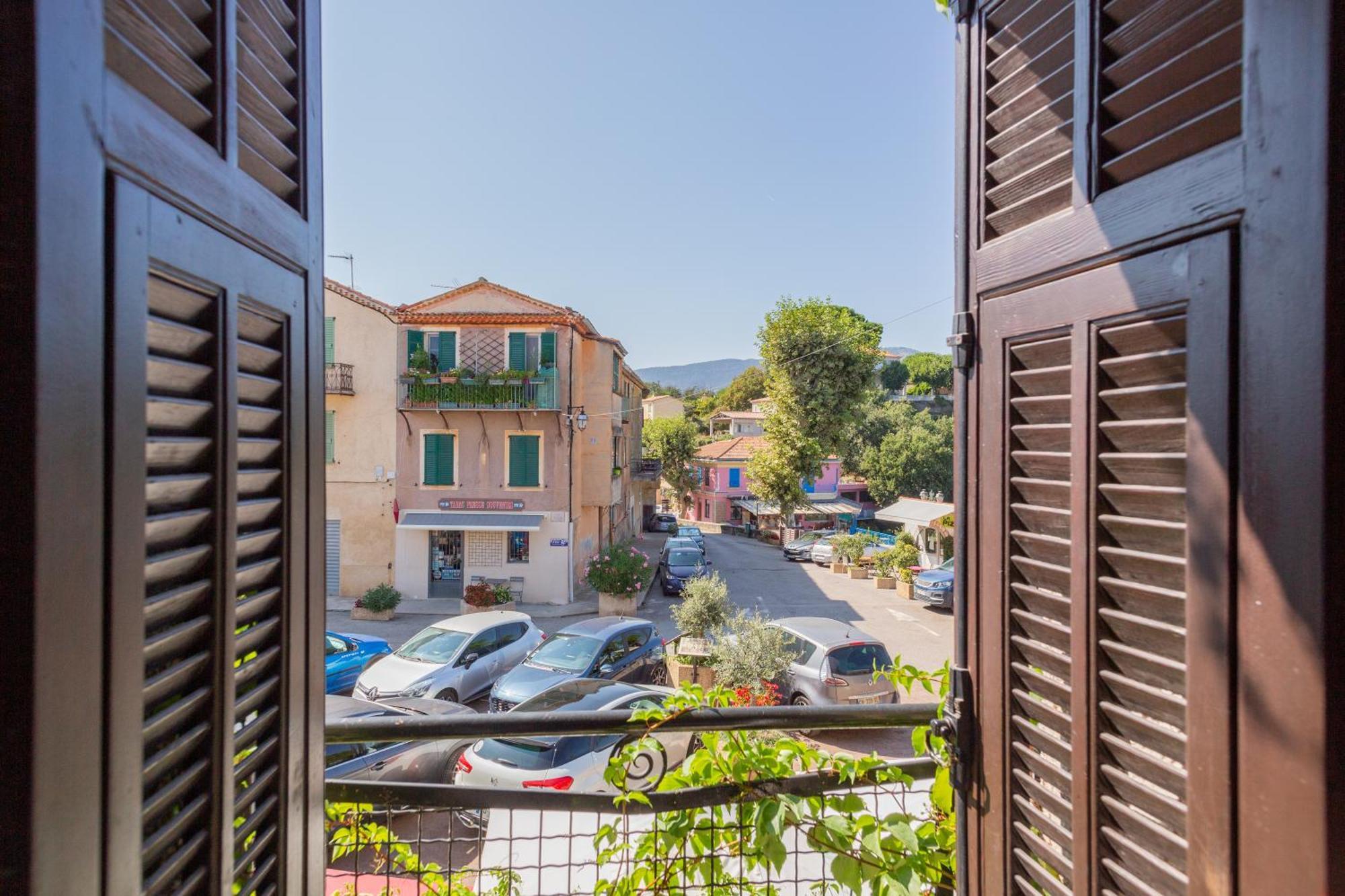 Logis Hotel Beausejour Berre-les-Alpes Экстерьер фото